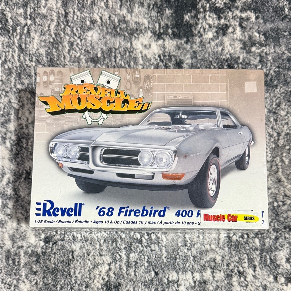 New Sealed Revell Muscle '68 Firebird 400 Model Kit 1:25 Scale 85-2342